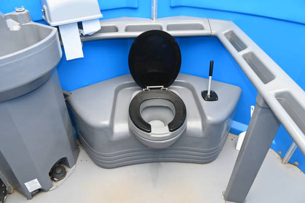Best Portable bathroom rental  in Fox Lake, IL